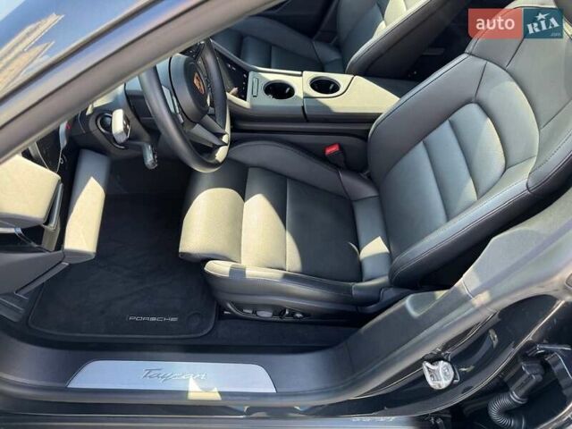 Серый Порше Taycan Sport Turismo, объемом двигателя 0 л и пробегом 15 тыс. км за 89000 $, фото 28 на Automoto.ua