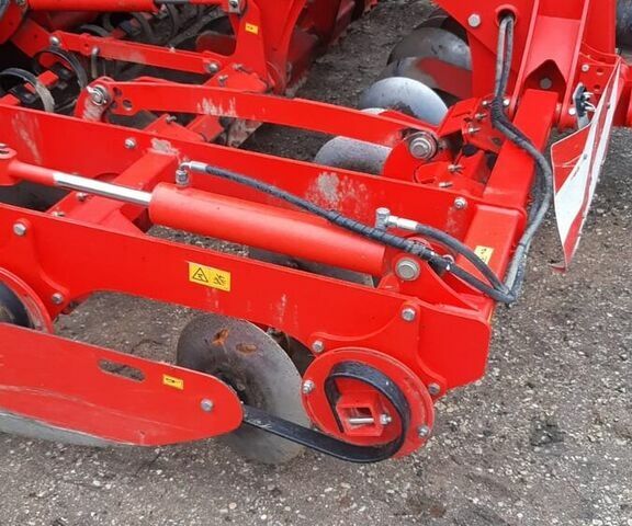 Красный Pottinger Другая, объемом двигателя 0 л и пробегом 0 тыс. км за 64966 $, фото 1 на Automoto.ua