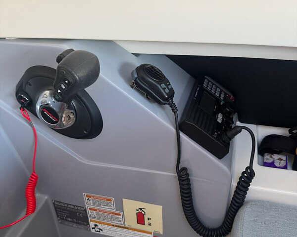 Квиксильвер Актив, объемом двигателя 0 л и пробегом 3 тыс. км за 55000 $, фото 22 на Automoto.ua