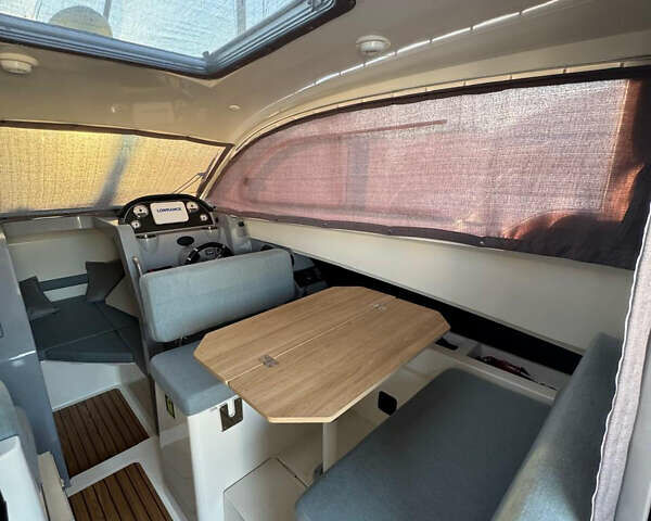 Квиксильвер Актив, объемом двигателя 0 л и пробегом 3 тыс. км за 55000 $, фото 27 на Automoto.ua