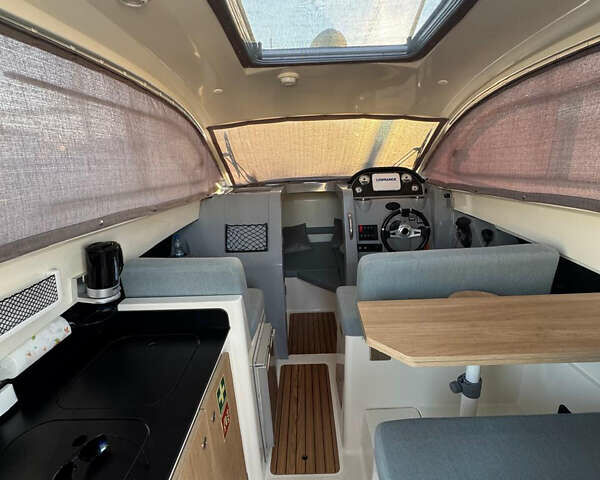 Квиксильвер Актив, объемом двигателя 0 л и пробегом 3 тыс. км за 55000 $, фото 18 на Automoto.ua