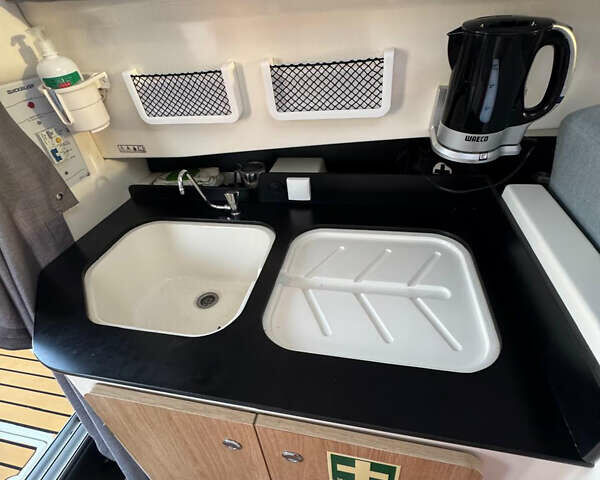 Квиксильвер Актив, объемом двигателя 0 л и пробегом 3 тыс. км за 55000 $, фото 29 на Automoto.ua