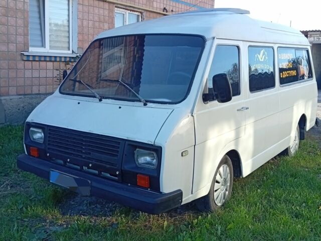 Белый РАФ 2203, объемом двигателя 2.5 л и пробегом 100 тыс. км за 1500 $, фото 1 на Automoto.ua