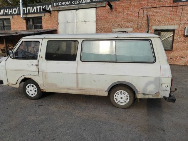 Белый РАФ 2203, объемом двигателя 2.4 л и пробегом 100 тыс. км за 544 $, фото 6 на Automoto.ua