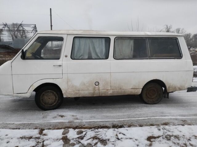Белый РАФ 2203, объемом двигателя 2.5 л и пробегом 80 тыс. км за 900 $, фото 7 на Automoto.ua