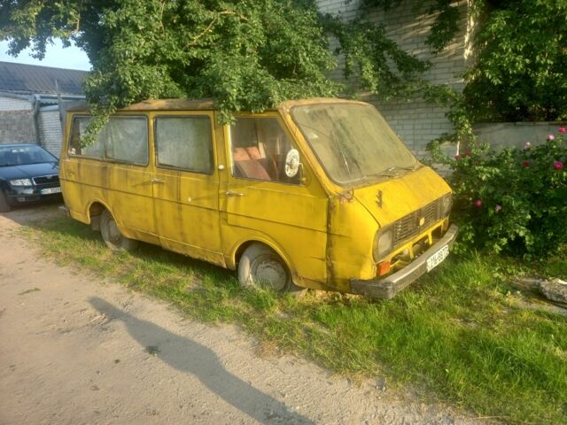 Желтый РАФ 2203, объемом двигателя 2 л и пробегом 224 тыс. км за 400 $, фото 1 на Automoto.ua