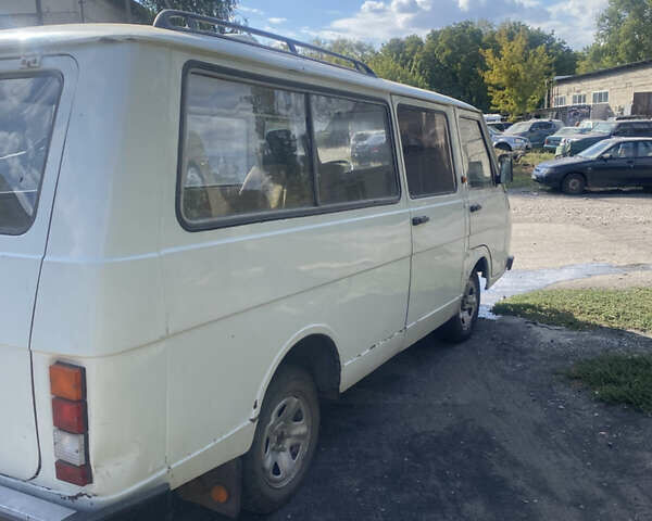 Белый РАФ 2915, объемом двигателя 2.4 л и пробегом 120 тыс. км за 1500 $, фото 5 на Automoto.ua
