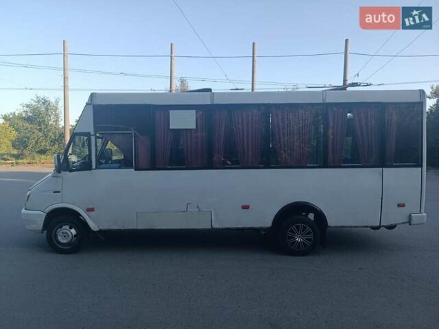 Белый РУТА 19, объемом двигателя 2.46 л и пробегом 435 тыс. км за 3300 $, фото 3 на Automoto.ua