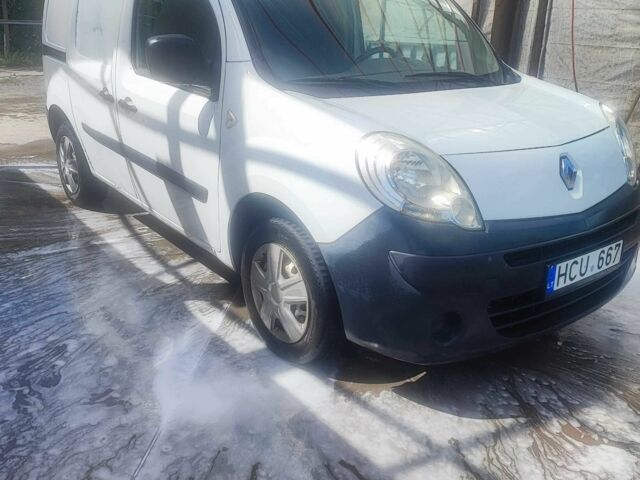 Білий Рено 10, об'ємом двигуна 1.5 л та пробігом 360 тис. км за 3900 $, фото 6 на Automoto.ua