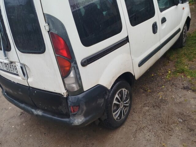 Білий Рено 10, об'ємом двигуна 1.2 л та пробігом 250 тис. км за 1200 $, фото 4 на Automoto.ua