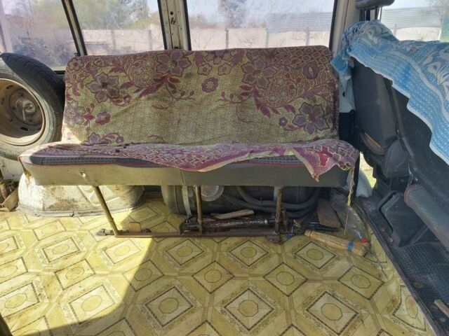 Белый Рено 10, объемом двигателя 0 л и пробегом 150 тыс. км за 1000 $, фото 5 на Automoto.ua