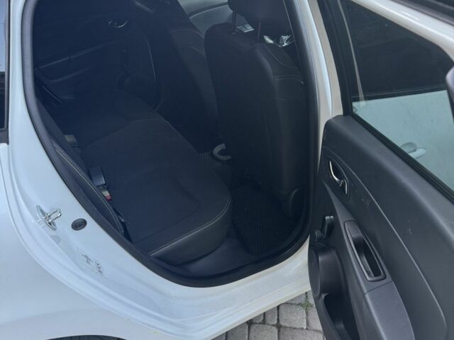 Білий Рено 10, об'ємом двигуна 1.5 л та пробігом 203 тис. км за 6300 $, фото 6 на Automoto.ua