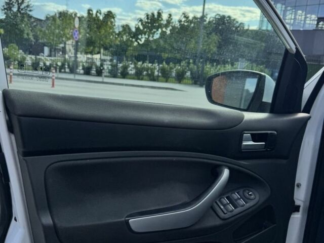 Белый Рено 10, объемом двигателя 2.5 л и пробегом 225 тыс. км за 8800 $, фото 9 на Automoto.ua