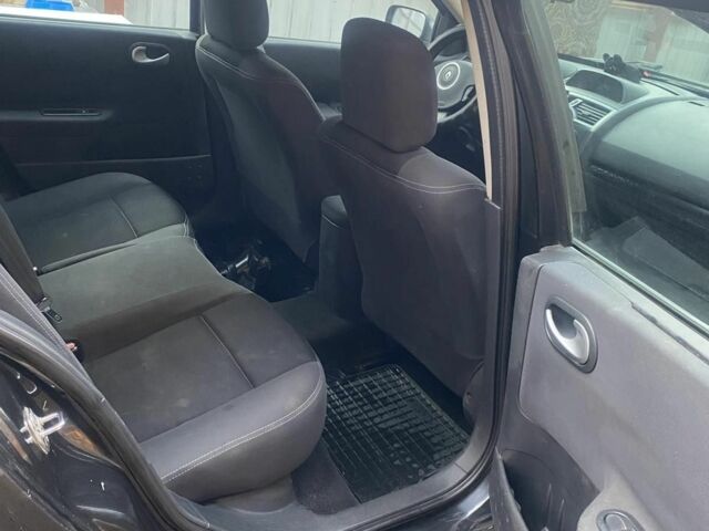 Чорний Рено 10, об'ємом двигуна 1.5 л та пробігом 300 тис. км за 2200 $, фото 6 на Automoto.ua