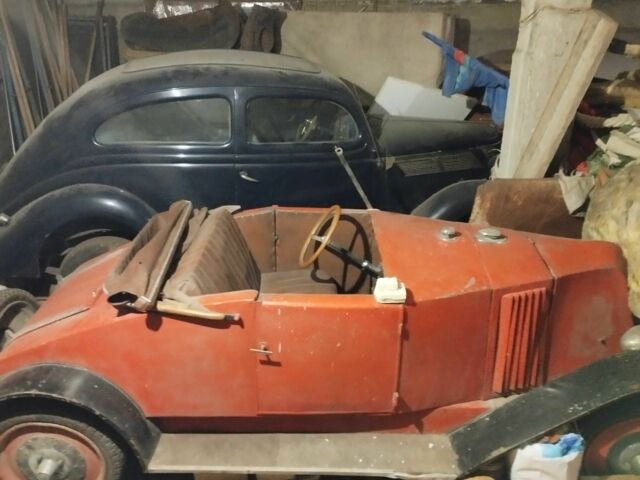 Красный Рено 10, объемом двигателя 0 л и пробегом 3 тыс. км за 40000 $, фото 4 на Automoto.ua