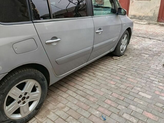 Серый Рено 10, объемом двигателя 2.2 л и пробегом 262 тыс. км за 1699 $, фото 2 на Automoto.ua