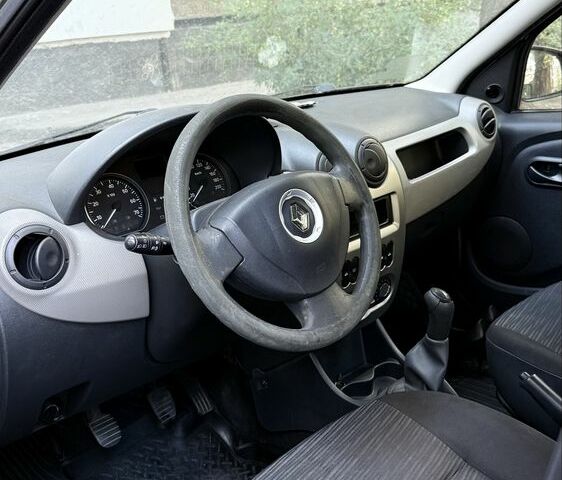 Серый Рено 10, объемом двигателя 1.4 л и пробегом 91 тыс. км за 5200 $, фото 5 на Automoto.ua