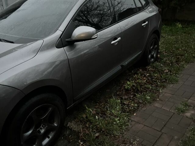 Серый Рено 10, объемом двигателя 1.6 л и пробегом 3 тыс. км за 7500 $, фото 7 на Automoto.ua