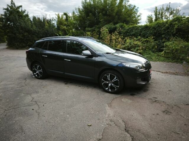 Сірий Рено 10, об'ємом двигуна 2 л та пробігом 126 тис. км за 8750 $, фото 2 на Automoto.ua