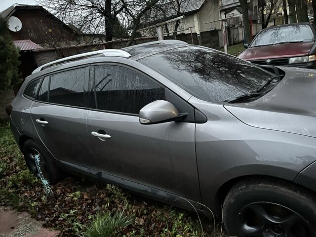 Серый Рено 10, объемом двигателя 1.6 л и пробегом 3 тыс. км за 7500 $, фото 2 на Automoto.ua