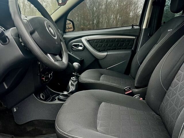 Серый Рено 10, объемом двигателя 1.5 л и пробегом 160 тыс. км за 11500 $, фото 5 на Automoto.ua