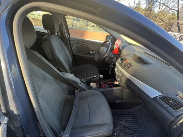 Синий Рено 10, объемом двигателя 1.5 л и пробегом 300 тыс. км за 6250 $, фото 4 на Automoto.ua