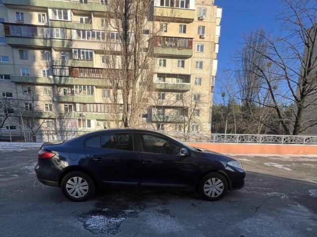 Синий Рено 10, объемом двигателя 1.5 л и пробегом 300 тыс. км за 6250 $, фото 2 на Automoto.ua