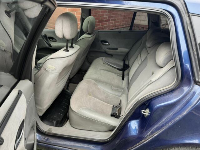 Синий Рено 10, объемом двигателя 2 л и пробегом 160 тыс. км за 1302 $, фото 6 на Automoto.ua