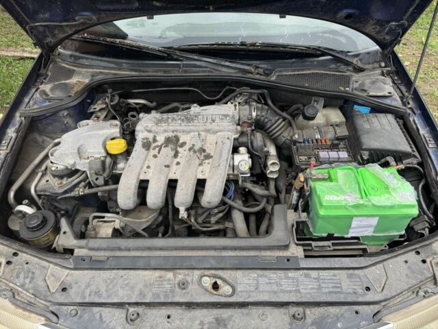 Синий Рено 10, объемом двигателя 2 л и пробегом 160 тыс. км за 1302 $, фото 3 на Automoto.ua