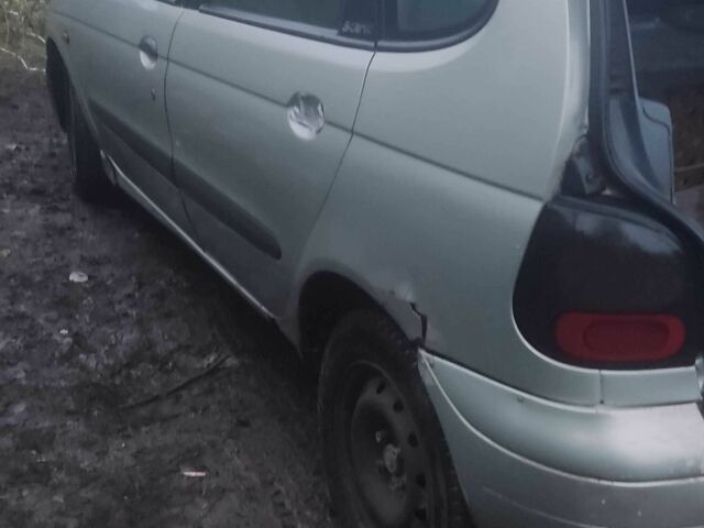 Зеленый Рено 10, объемом двигателя 1.9 л и пробегом 250 тыс. км за 952 $, фото 10 на Automoto.ua