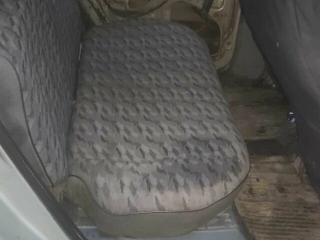 Зеленый Рено 10, объемом двигателя 1.9 л и пробегом 250 тыс. км за 952 $, фото 2 на Automoto.ua