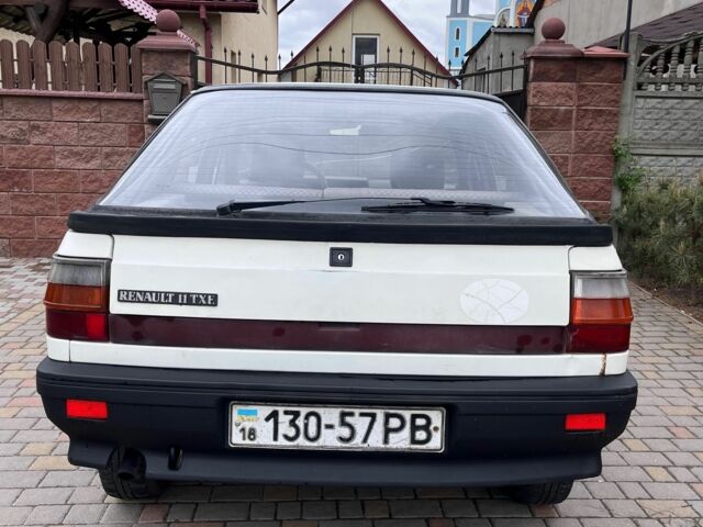 Белый Рено 11, объемом двигателя 1.4 л и пробегом 100 тыс. км за 900 $, фото 5 на Automoto.ua
