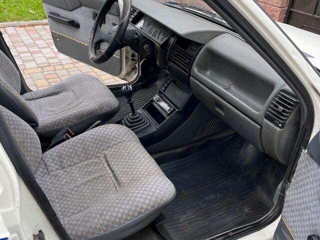Белый Рено 11, объемом двигателя 1.4 л и пробегом 100 тыс. км за 900 $, фото 8 на Automoto.ua
