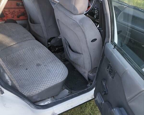 Белый Рено 11, объемом двигателя 1.4 л и пробегом 140 тыс. км за 500 $, фото 6 на Automoto.ua