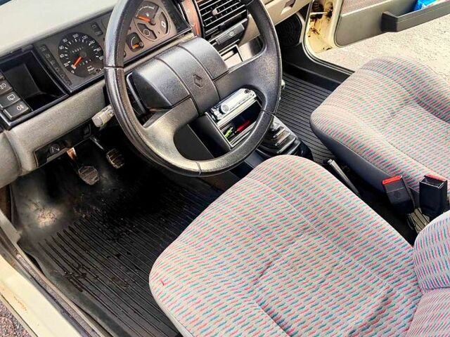 Белый Рено 11, объемом двигателя 1.4 л и пробегом 90 тыс. км за 2000 $, фото 9 на Automoto.ua