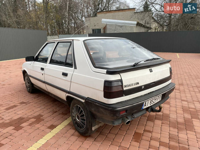 Білий Рено 11, об'ємом двигуна 1.39 л та пробігом 260 тис. км за 1100 $, фото 3 на Automoto.ua