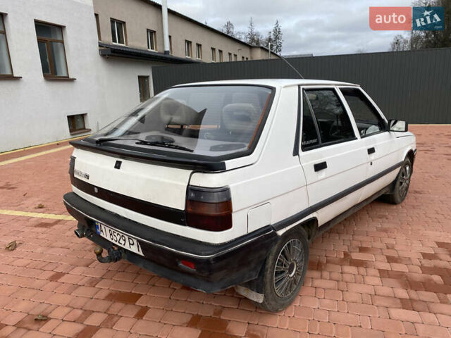 Білий Рено 11, об'ємом двигуна 1.39 л та пробігом 260 тис. км за 1100 $, фото 2 на Automoto.ua