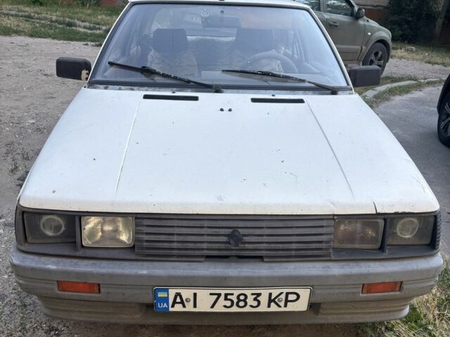 Белый Рено 11, объемом двигателя 1.7 л и пробегом 300 тыс. км за 476 $, фото 1 на Automoto.ua