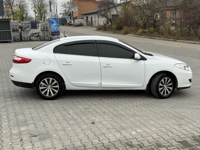 Белый Рено 11, объемом двигателя 1.5 л и пробегом 250 тыс. км за 5600 $, фото 3 на Automoto.ua