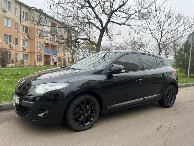 Черный Рено 11, объемом двигателя 1.5 л и пробегом 380 тыс. км за 5900 $, фото 1 на Automoto.ua