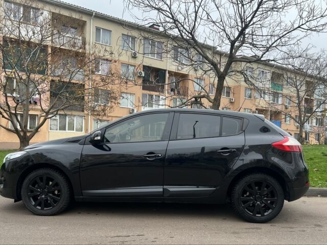 Черный Рено 11, объемом двигателя 1.5 л и пробегом 380 тыс. км за 5900 $, фото 2 на Automoto.ua