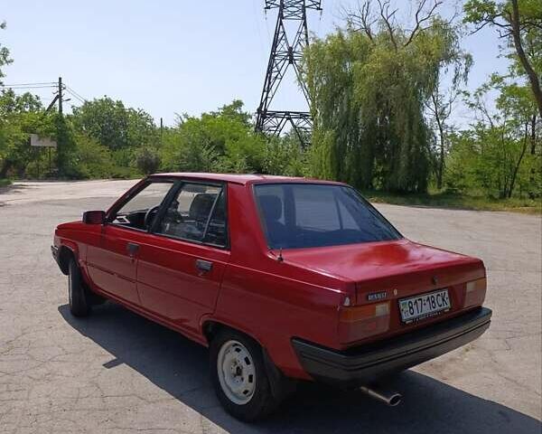 Красный Рено 11, объемом двигателя 1.1 л и пробегом 326 тыс. км за 810 $, фото 11 на Automoto.ua