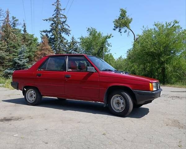 Красный Рено 11, объемом двигателя 1.1 л и пробегом 326 тыс. км за 810 $, фото 30 на Automoto.ua