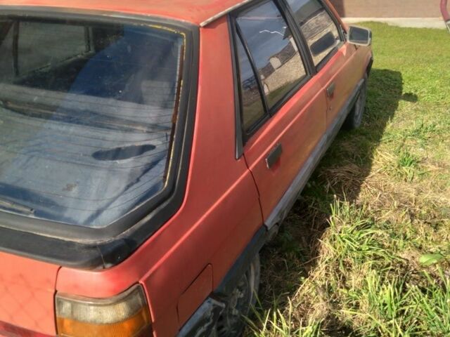 Красный Рено 11, объемом двигателя 1.7 л и пробегом 280 тыс. км за 350 $, фото 2 на Automoto.ua