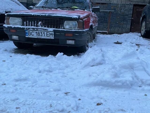 Красный Рено 11, объемом двигателя 1.8 л и пробегом 135 тыс. км за 600 $, фото 6 на Automoto.ua