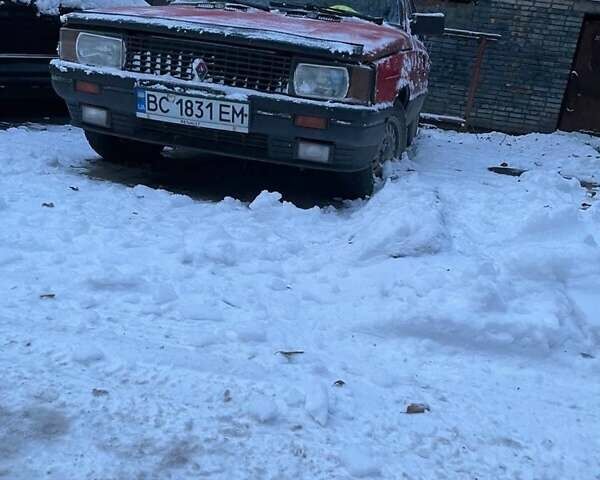 Красный Рено 11, объемом двигателя 1.8 л и пробегом 135 тыс. км за 600 $, фото 2 на Automoto.ua