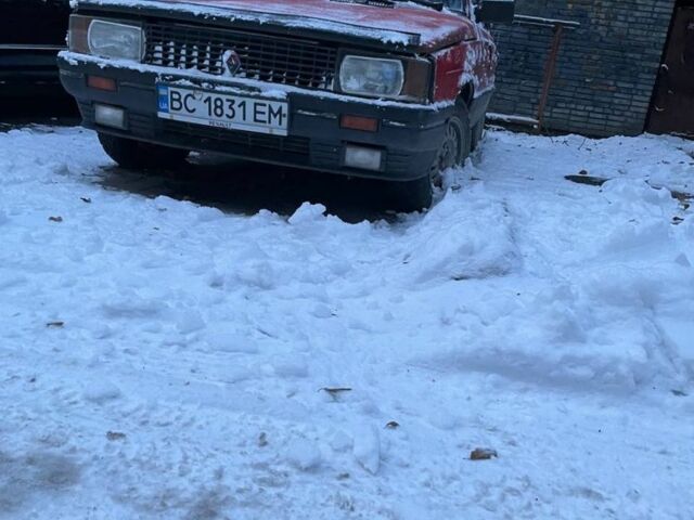 Красный Рено 11, объемом двигателя 1.8 л и пробегом 135 тыс. км за 600 $, фото 3 на Automoto.ua