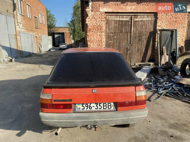 Червоний Рено 11, об'ємом двигуна 1.4 л та пробігом 333 тис. км за 400 $, фото 3 на Automoto.ua