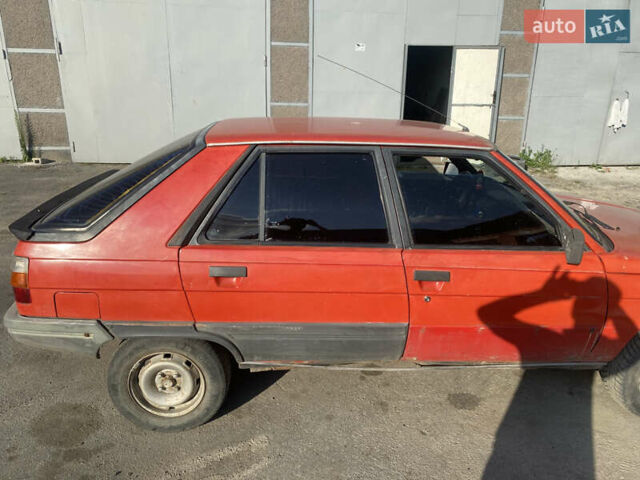 Червоний Рено 11, об'ємом двигуна 1.4 л та пробігом 333 тис. км за 400 $, фото 2 на Automoto.ua