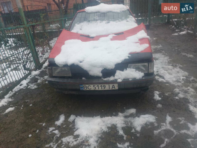 Красный Рено 11, объемом двигателя 1.4 л и пробегом 231 тыс. км за 300 $, фото 4 на Automoto.ua